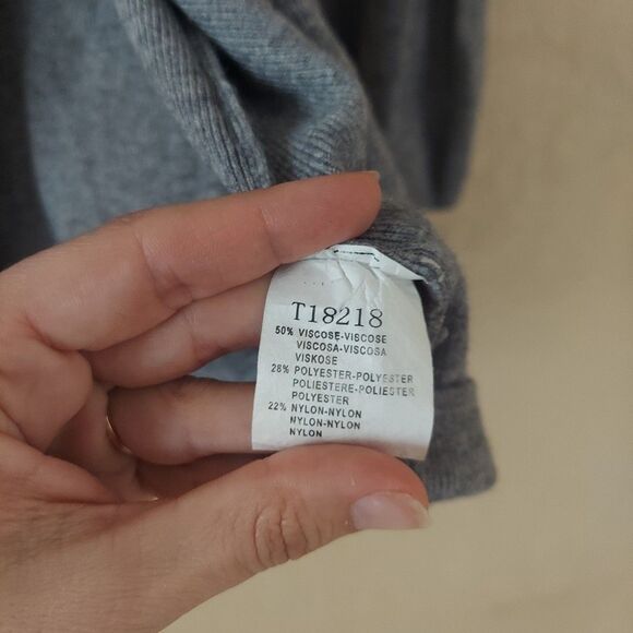 Grey Bow Bell Sleeve Sweater Button Split Open Front (Estimated) Sz Medium - Picture 5 of 9